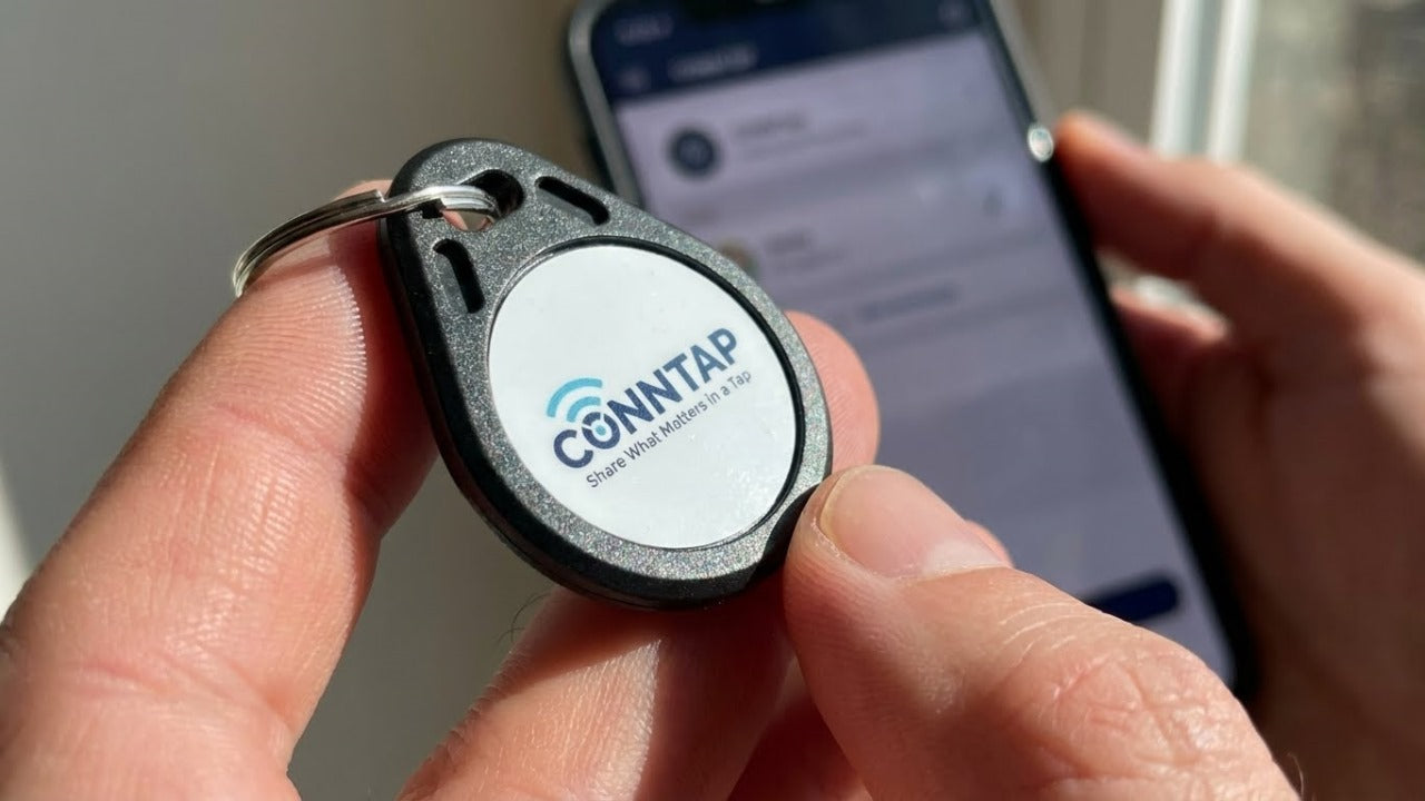 Podcast Beacon — The Smart NFC Keyfob for Effortless Podcast Promotion